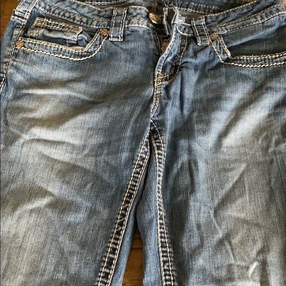 FIRM 🌺 Silver AIKO capris - Picture 4 of 4